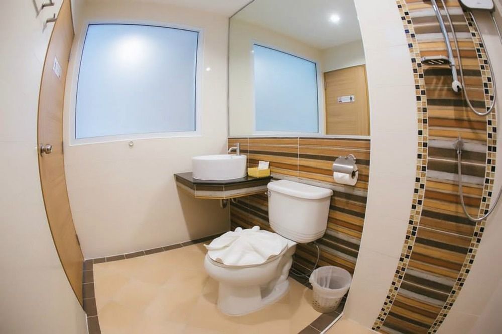 Omg Hotel Khon Kaen Ngoại thất bức ảnh
