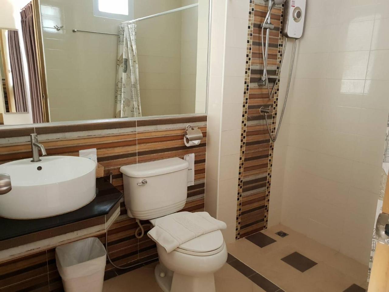 Omg Hotel Khon Kaen Ngoại thất bức ảnh