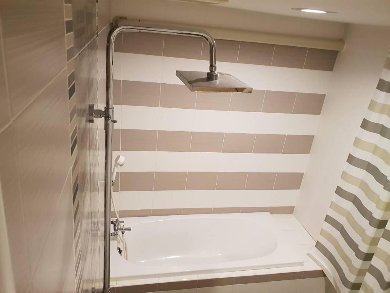 Omg Hotel Khon Kaen Ngoại thất bức ảnh