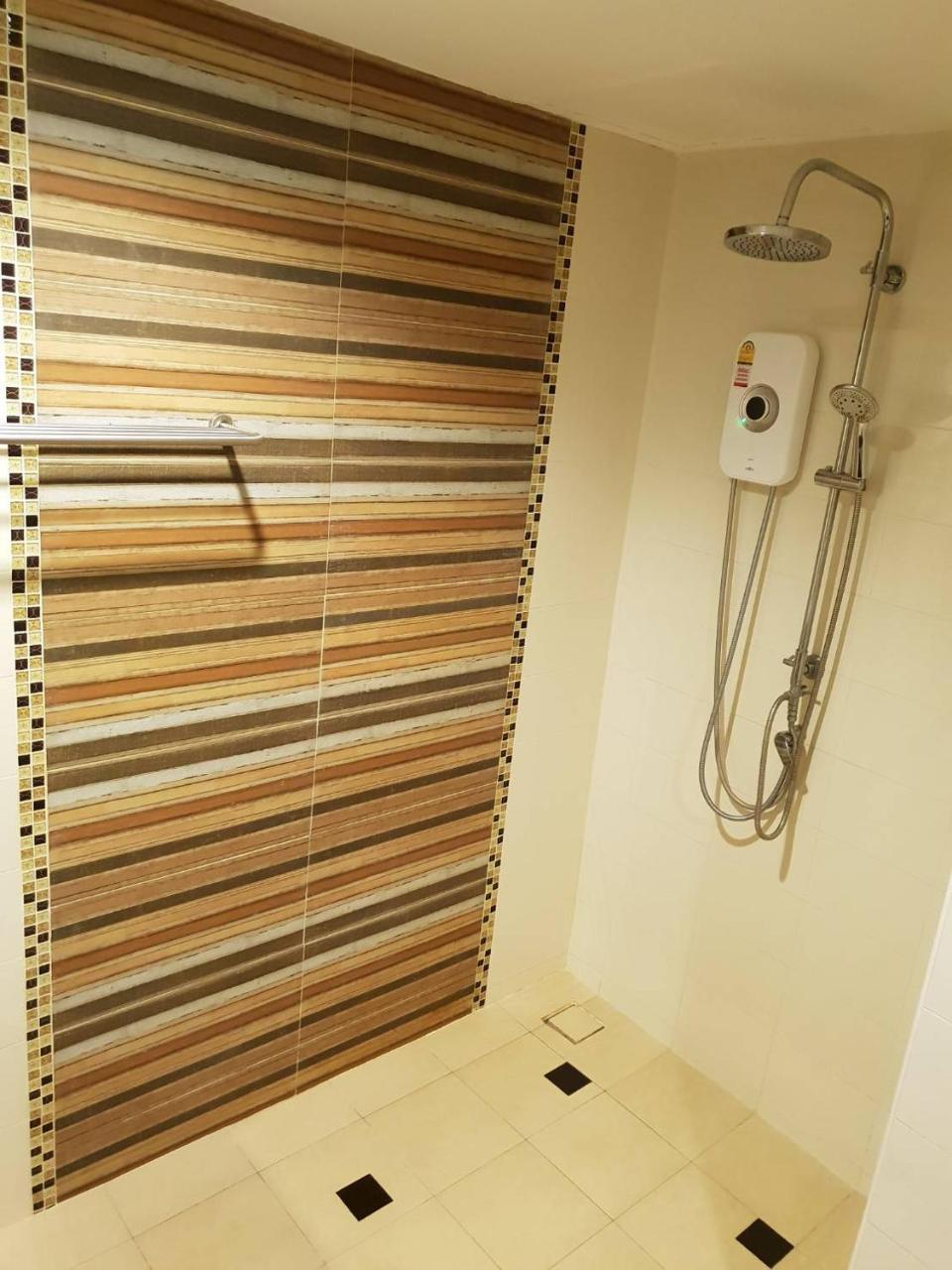 Omg Hotel Khon Kaen Ngoại thất bức ảnh